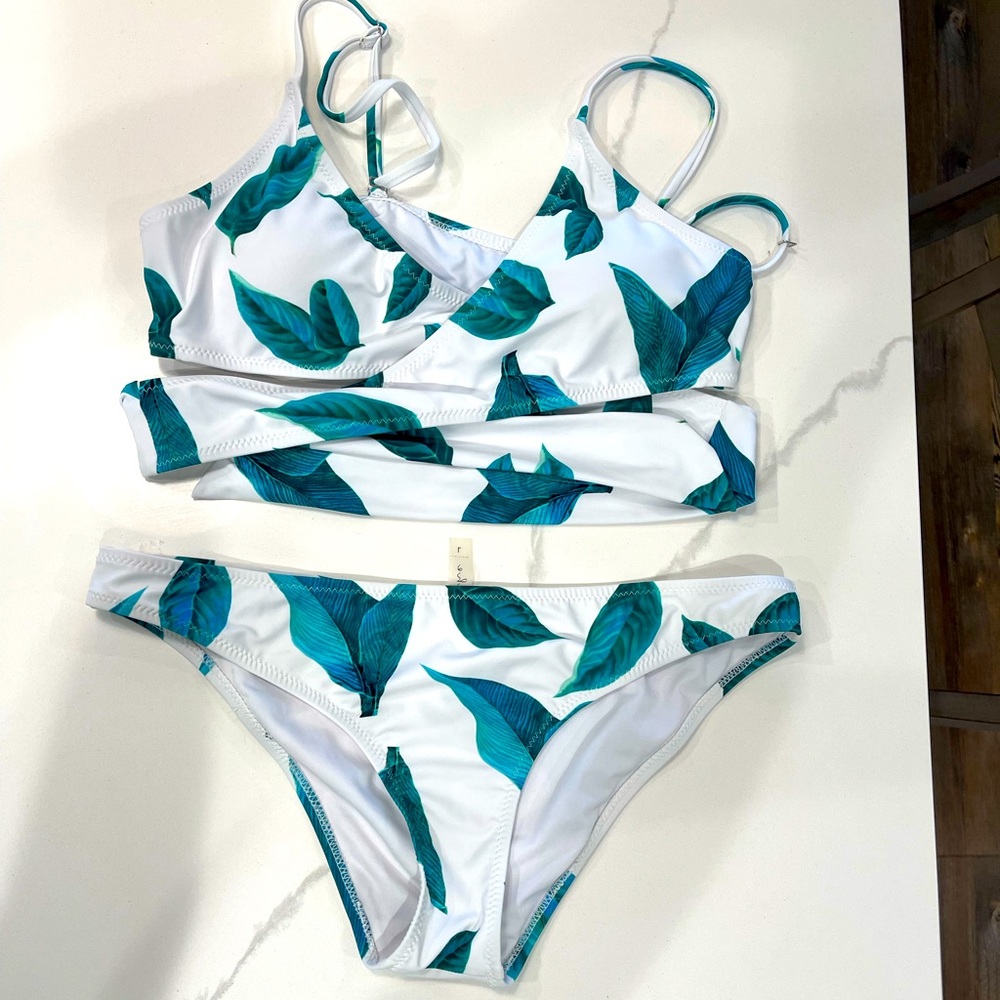 CupShe Large White and Green Leaf Bikini EUC